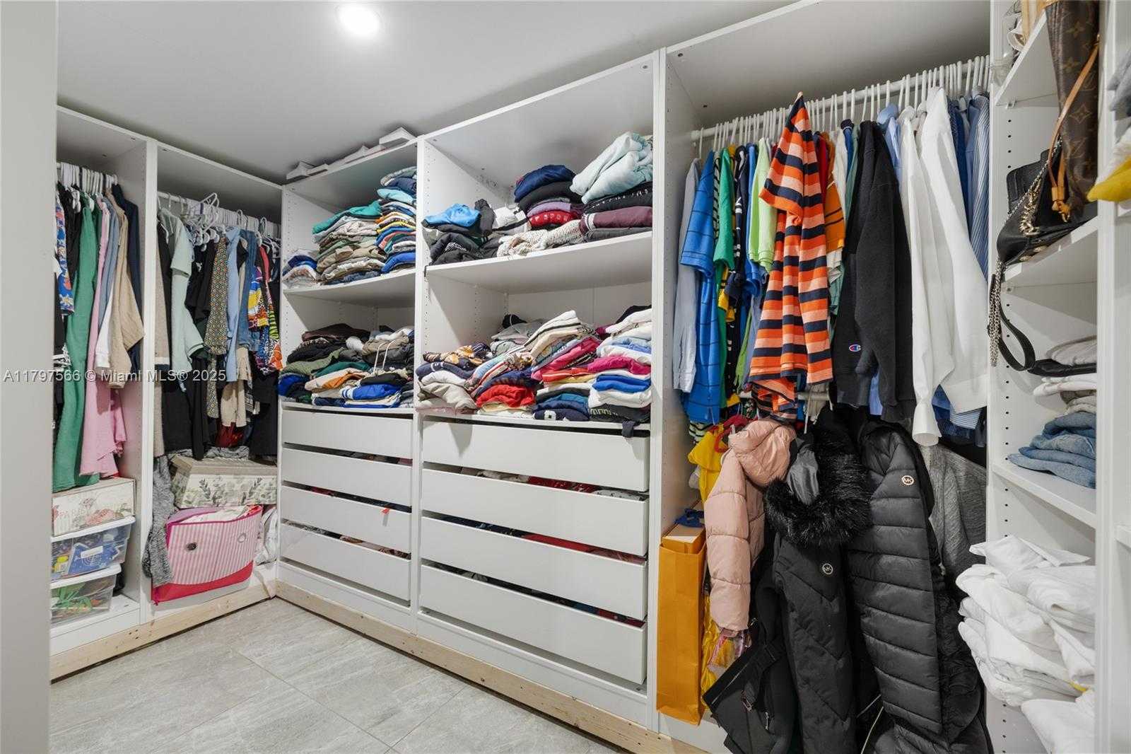 Small Image of 20375 NORTH EAST 22ND PL, Miami Number 38