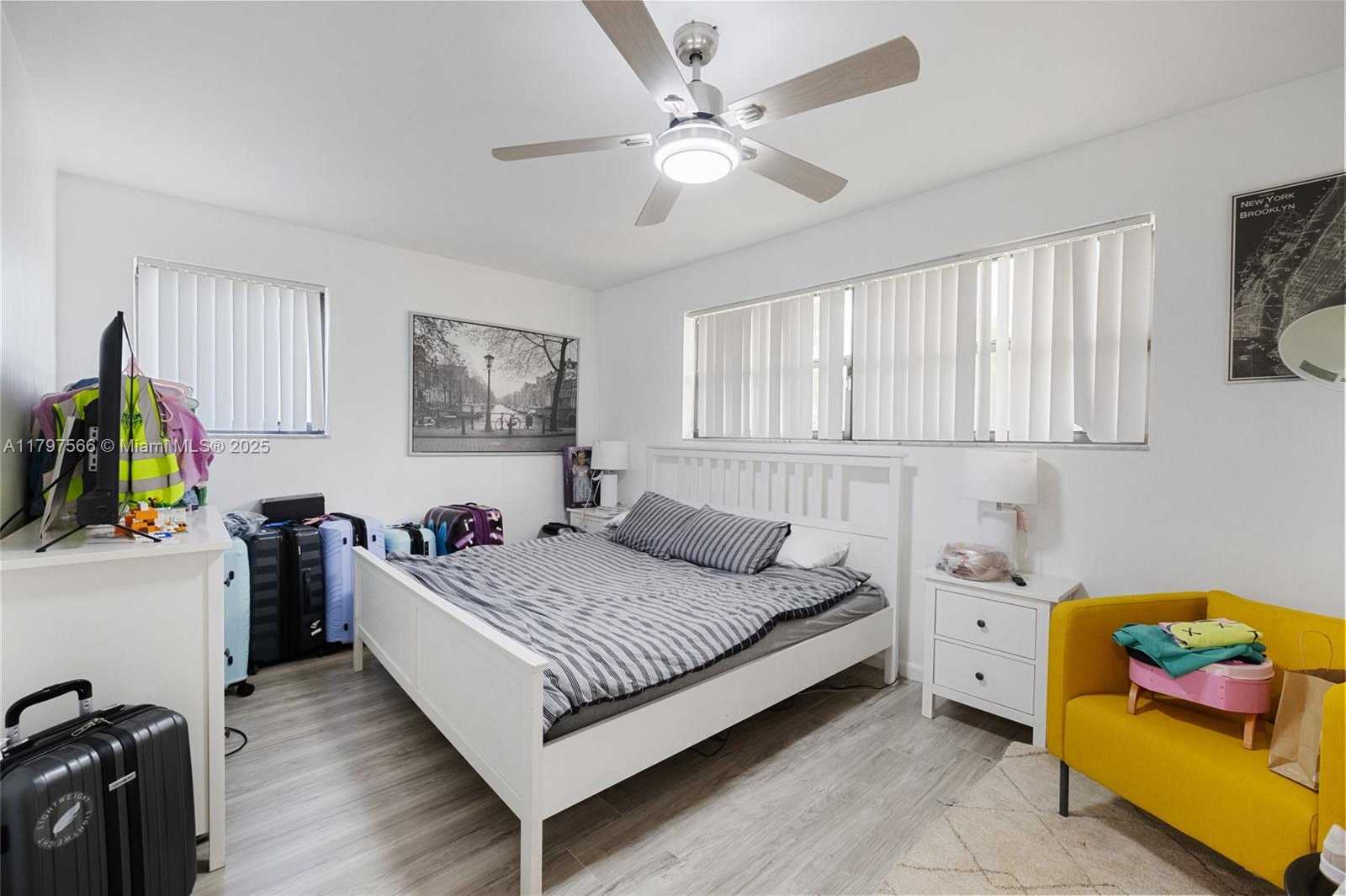 Small Image of 20375 NORTH EAST 22ND PL, Miami Number 39