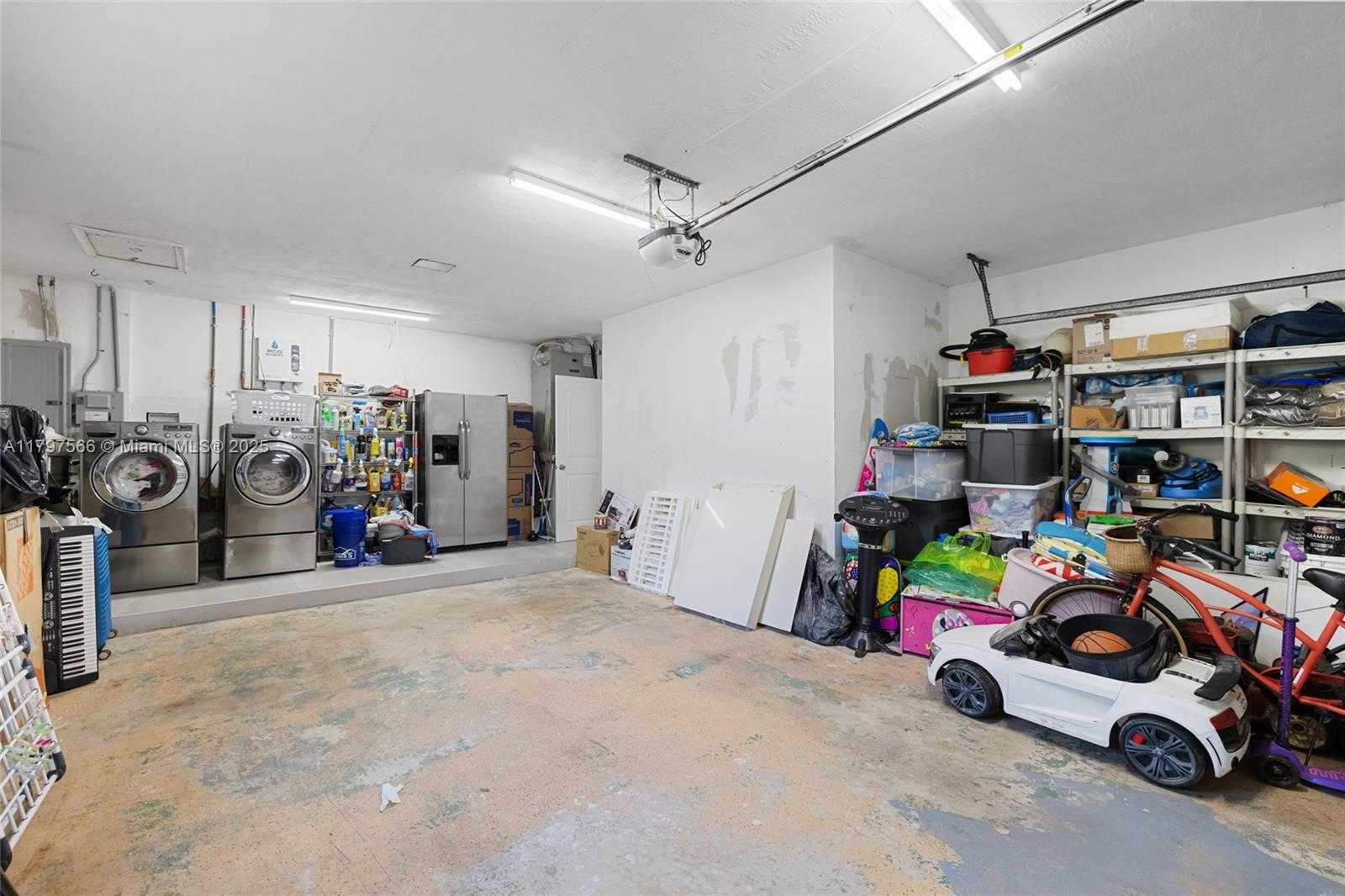 Small Image of 20375 NORTH EAST 22ND PL, Miami Number 42