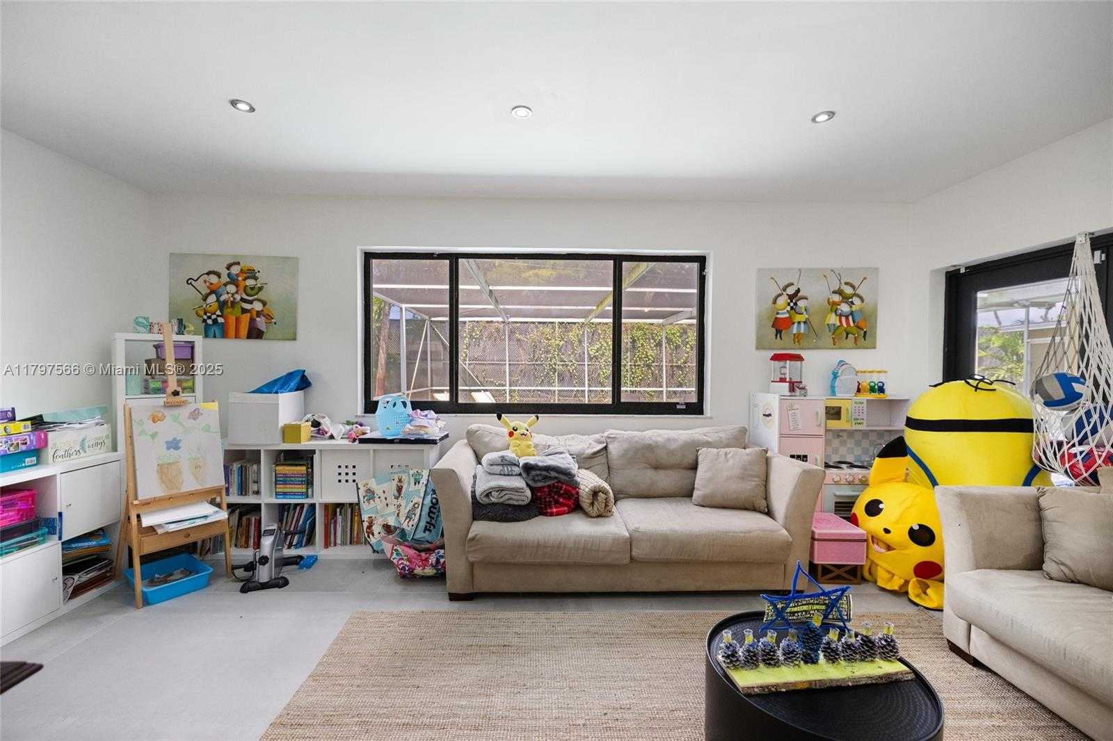 Small Image of 20375 NORTH EAST 22ND PL, Miami Number 46