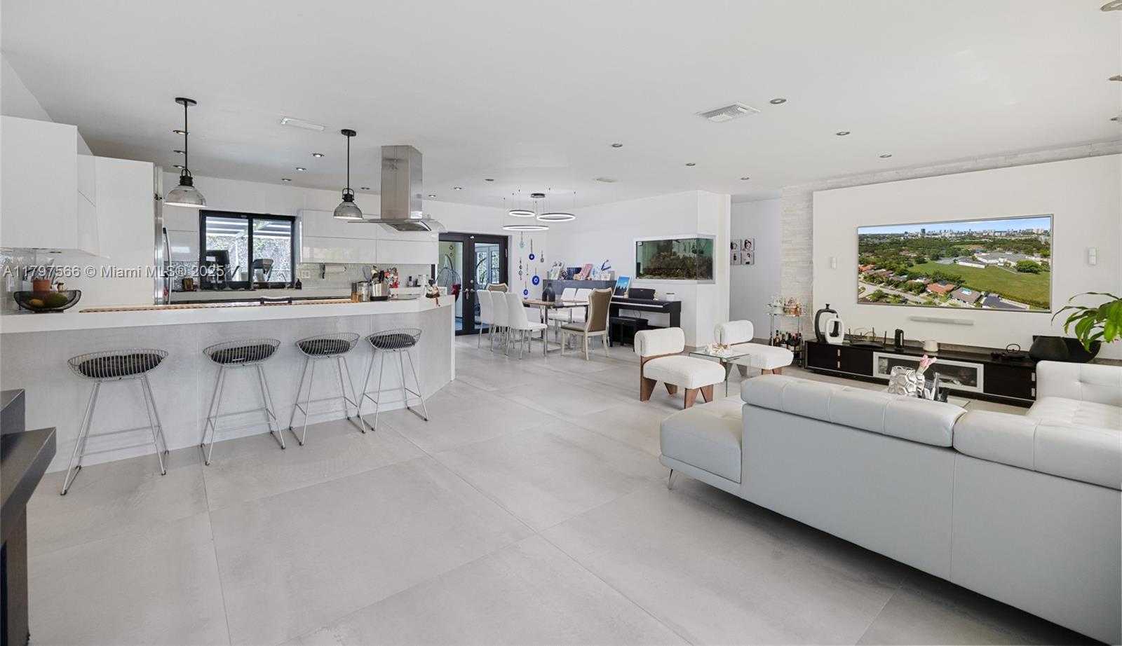 Small Image of 20375 NORTH EAST 22ND PL, Miami Number 6
