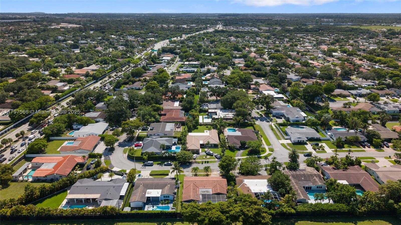 Small Image of 20375 NORTH EAST 22ND PL, Miami Number 60