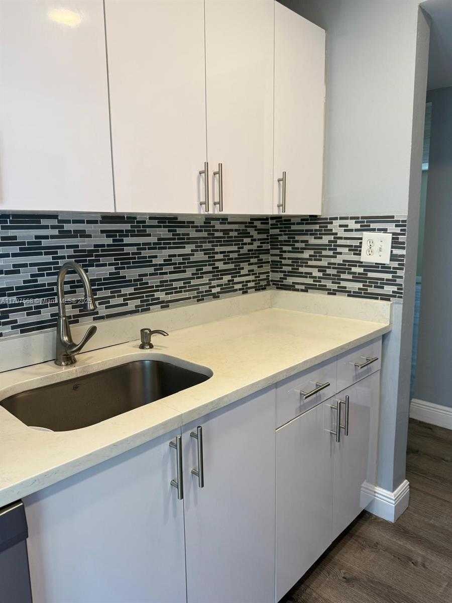Small Image of 10814 NORTH KENDALL DR #R2, Miami Number 10