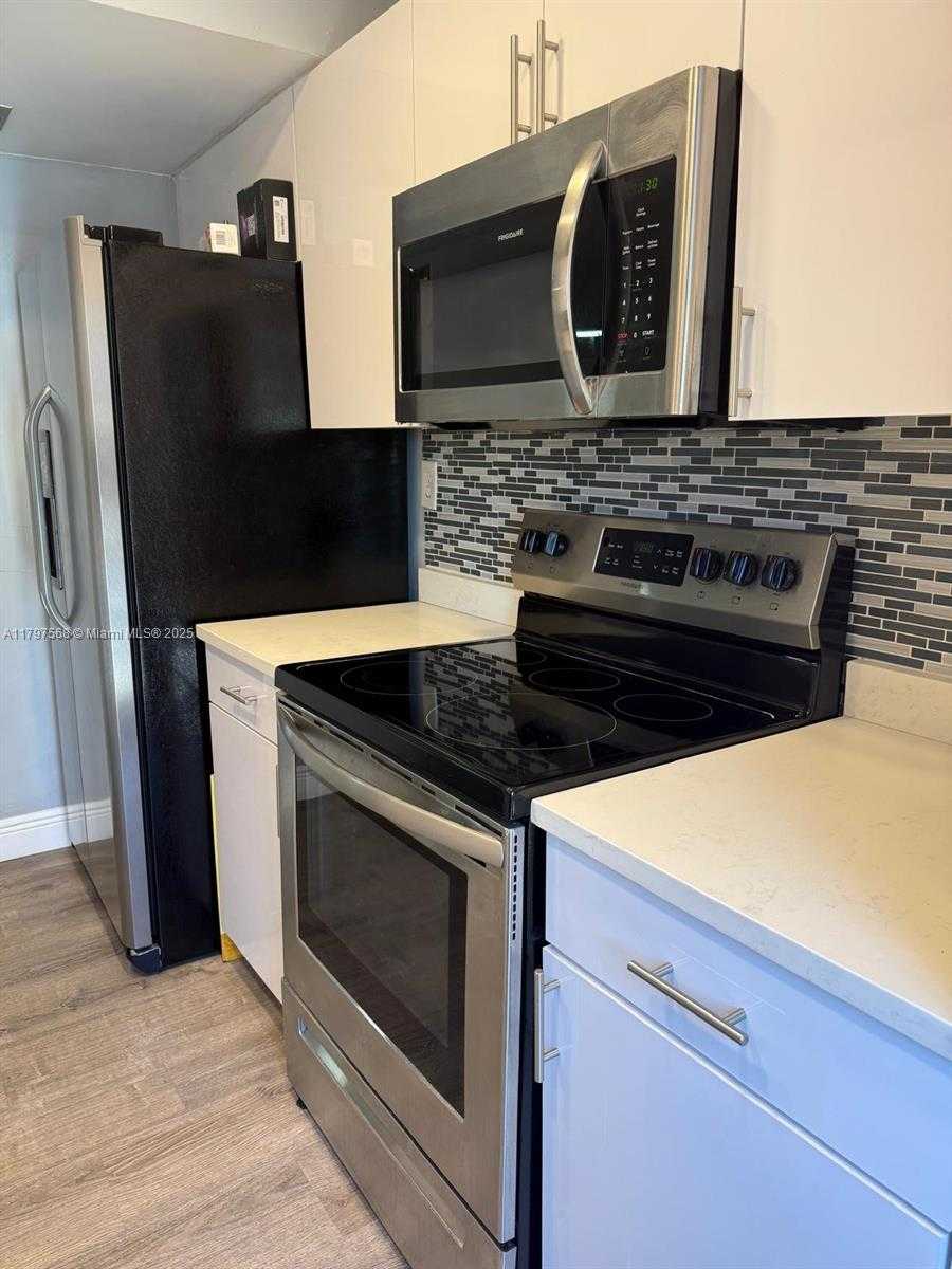 Small Image of 10814 NORTH KENDALL DR #R2, Miami Number 11