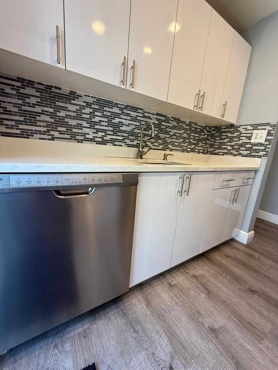 Small Image of 10814 NORTH KENDALL DR #R2, Miami Number 12