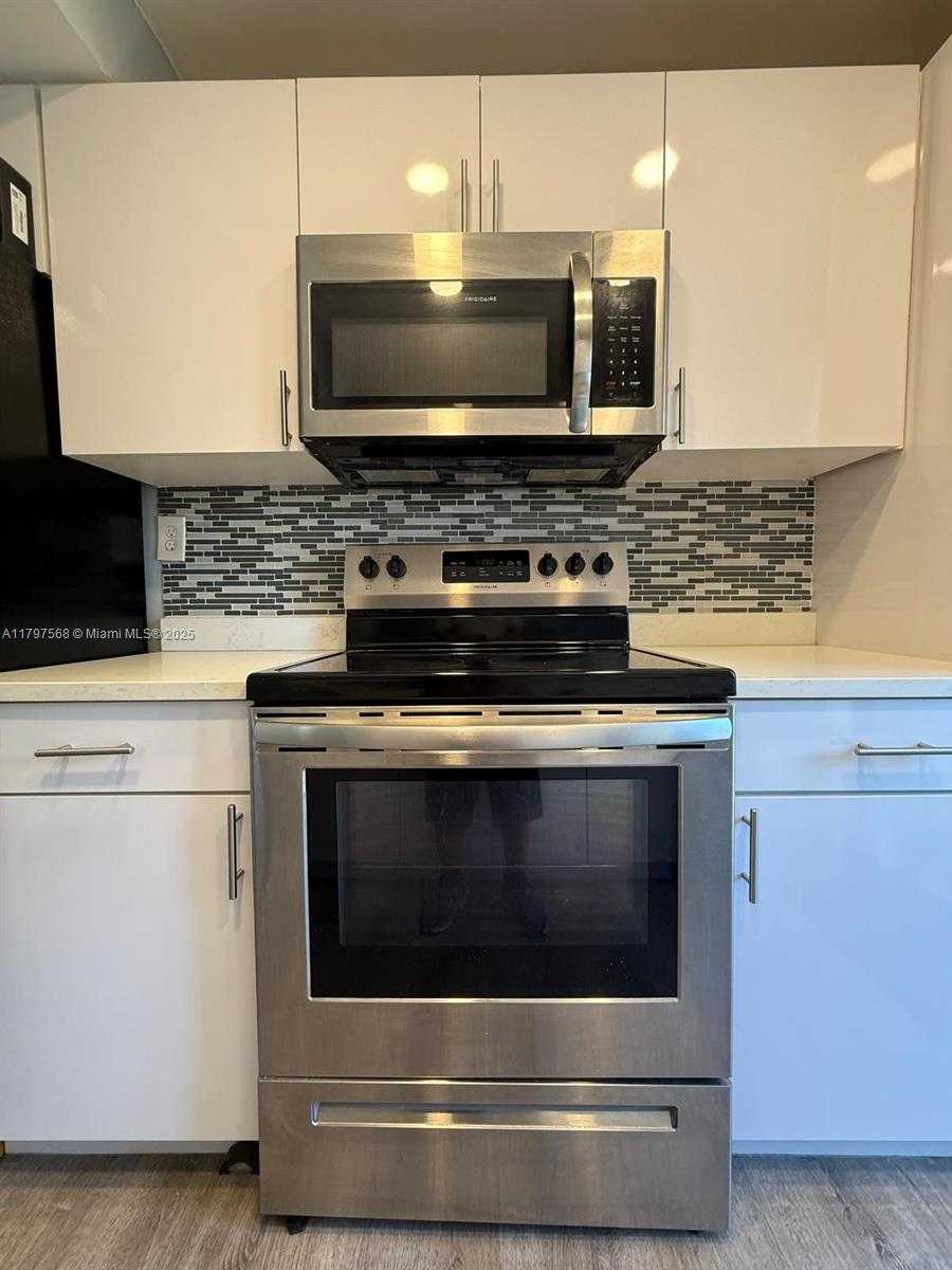 Small Image of 10814 NORTH KENDALL DR #R2, Miami Number 13