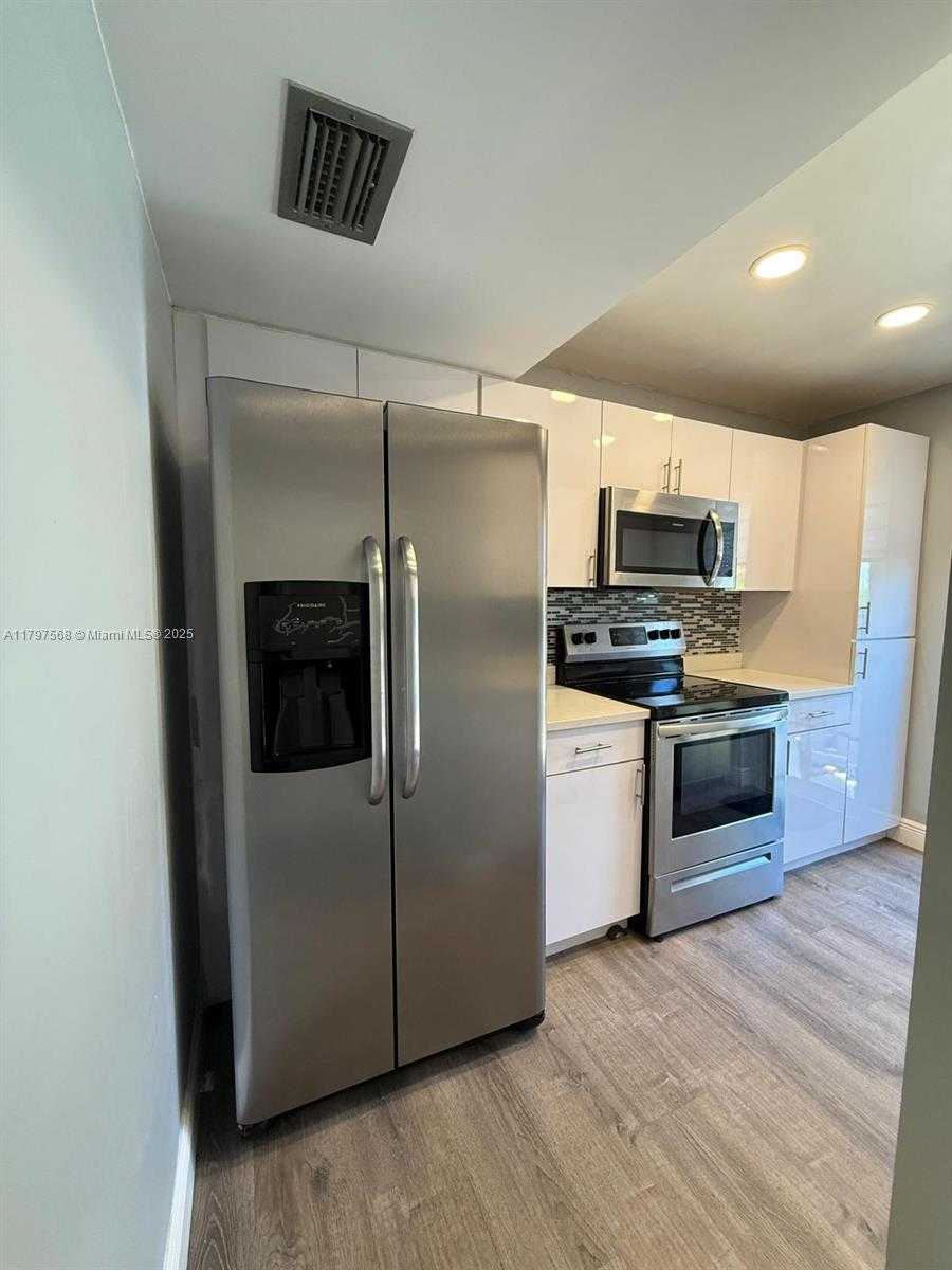 Small Image of 10814 NORTH KENDALL DR #R2, Miami Number 14
