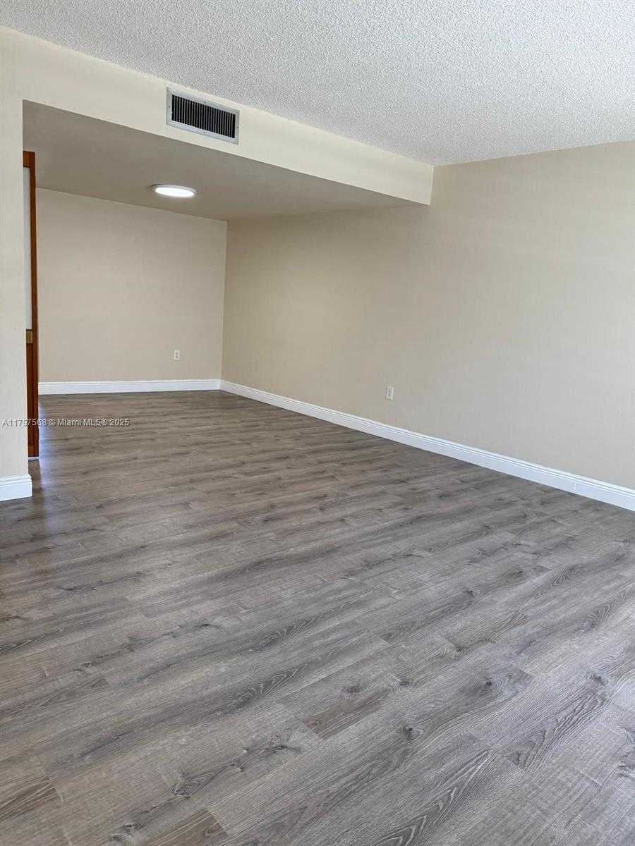 Small Image of 10814 NORTH KENDALL DR #R2, Miami Number 15