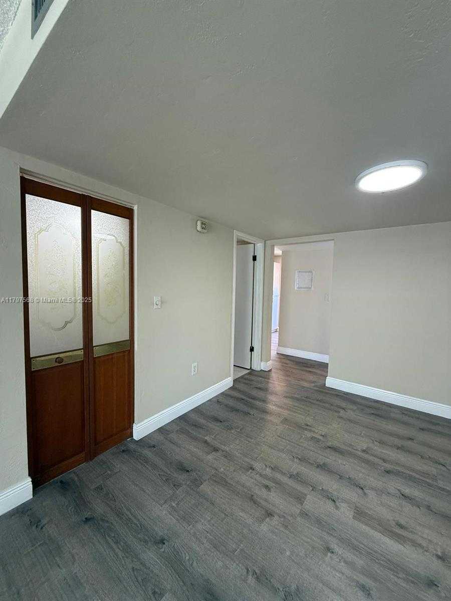 Small Image of 10814 NORTH KENDALL DR #R2, Miami Number 17
