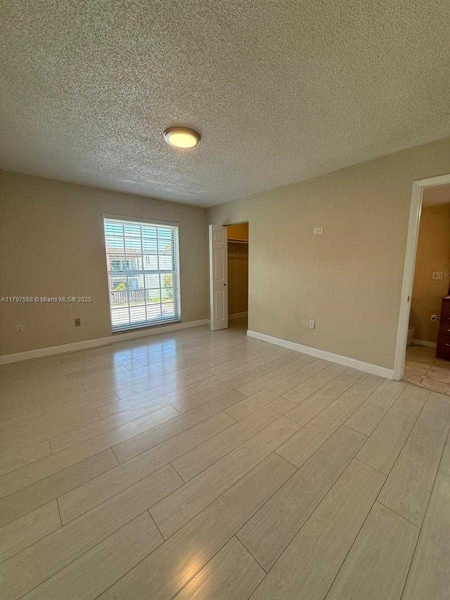 Small Image of 10814 NORTH KENDALL DR #R2, Miami Number 2