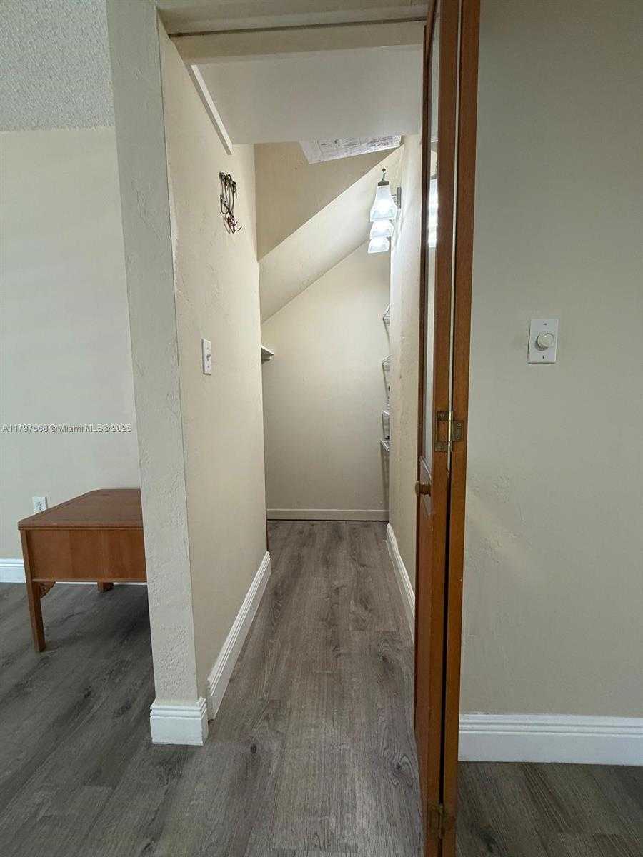 Small Image of 10814 NORTH KENDALL DR #R2, Miami Number 9