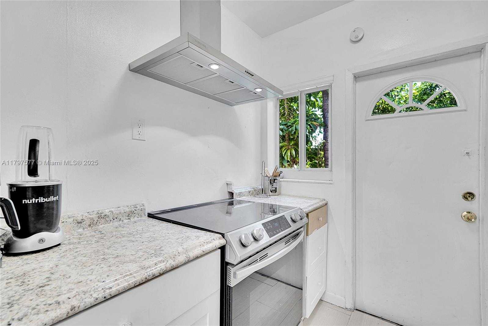 Small Image of 1135 EUCLID AVE #207, Miami Beach Number 17