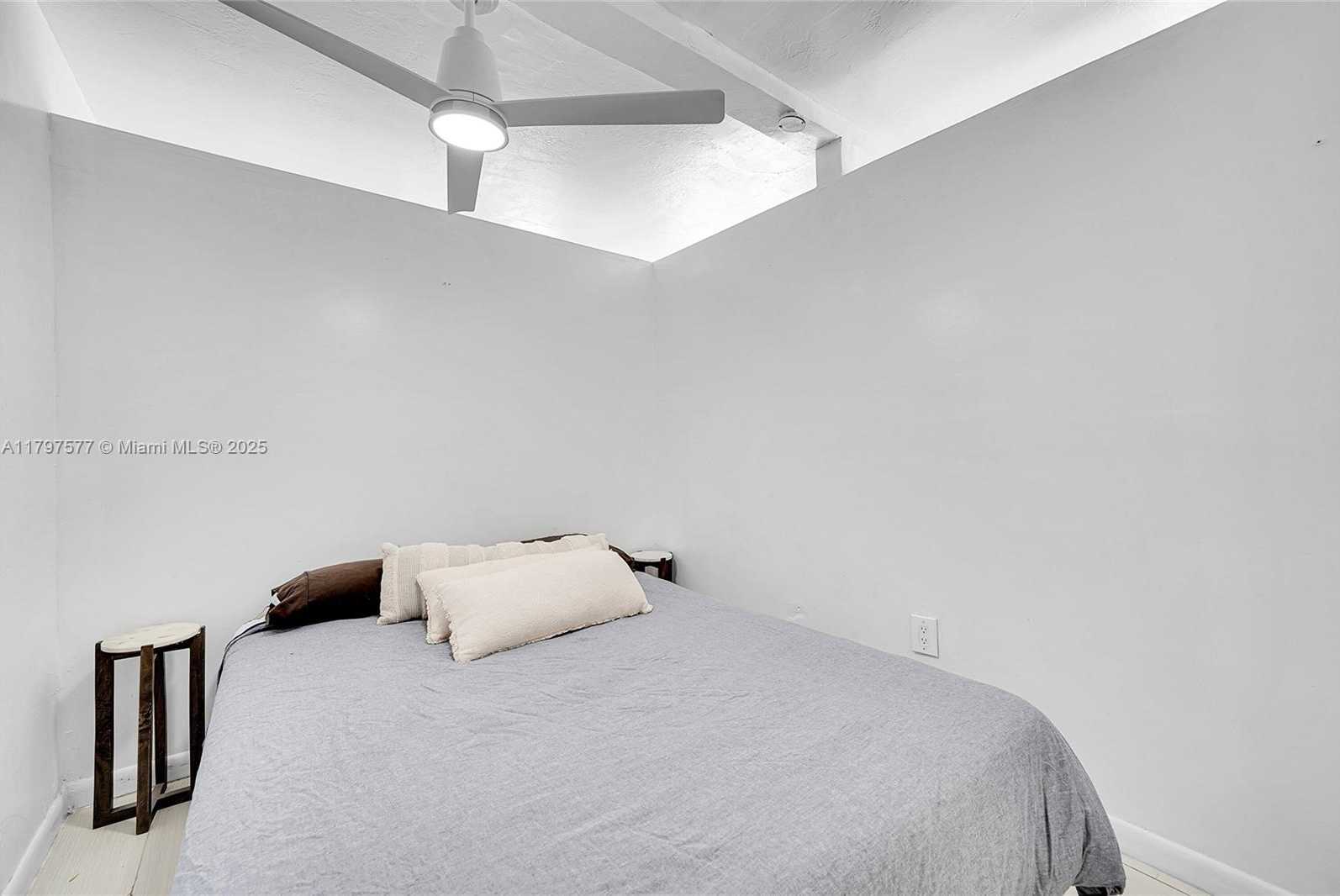 Small Image of 1135 EUCLID AVE #207, Miami Beach Number 22