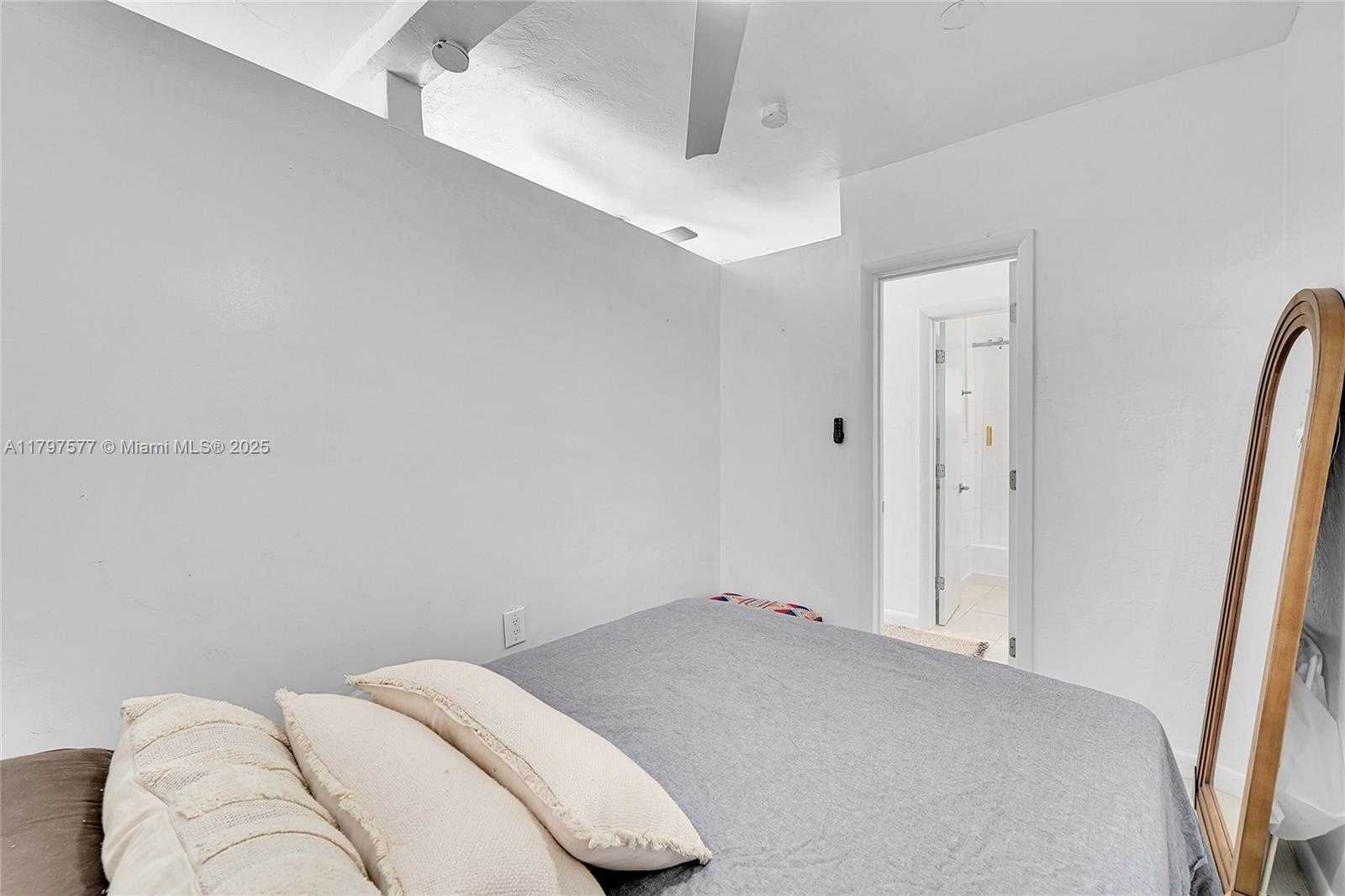 Small Image of 1135 EUCLID AVE #207, Miami Beach Number 23
