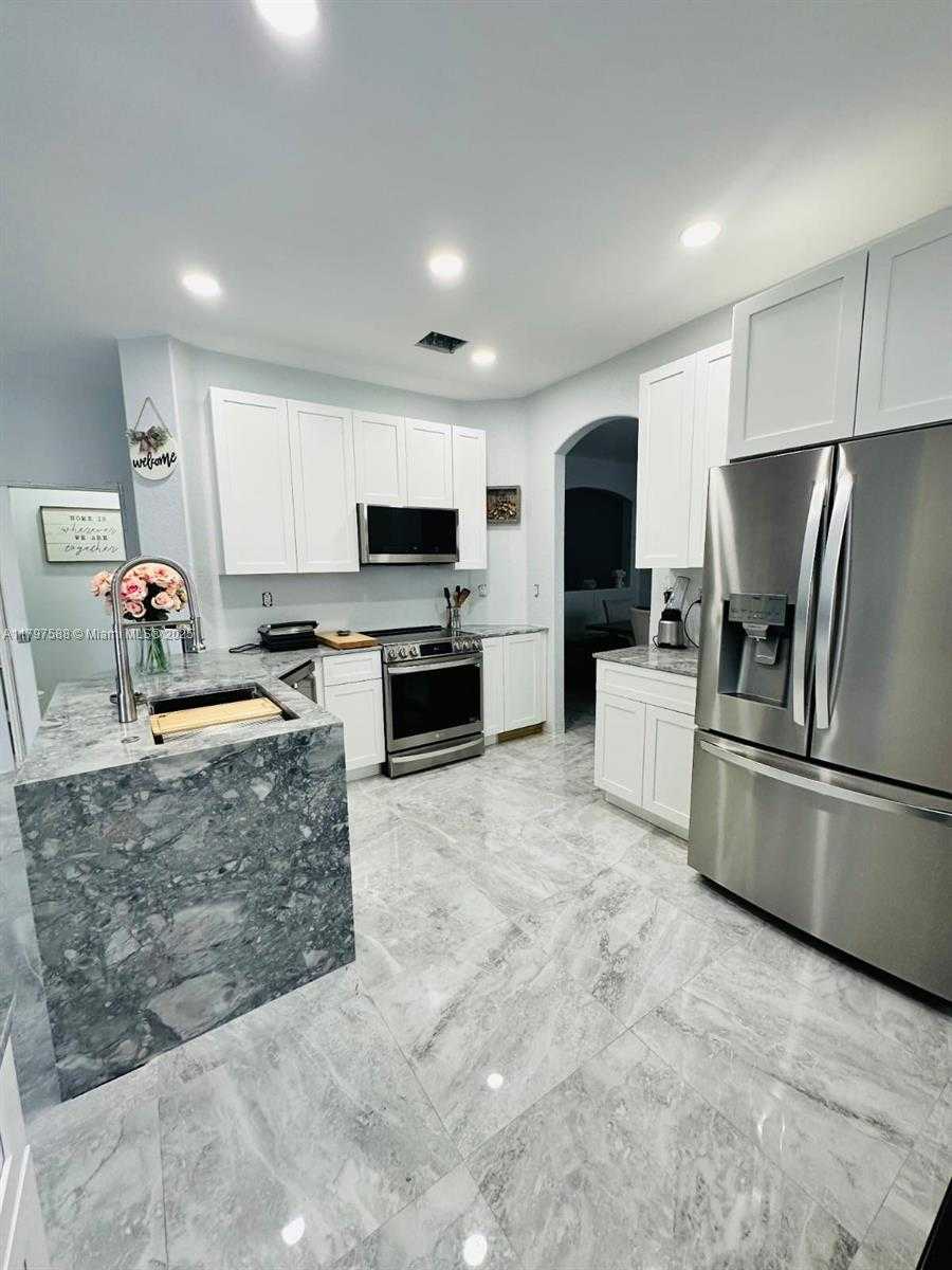 Small Image of 11523 SOUTH WEST 137TH PSGE #11523, Miami Number 5