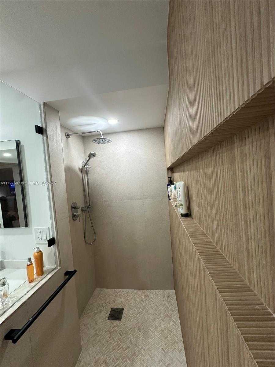 Small Image of 1500 SOUTH OCEAN DR #2E, Hollywood Number 19
