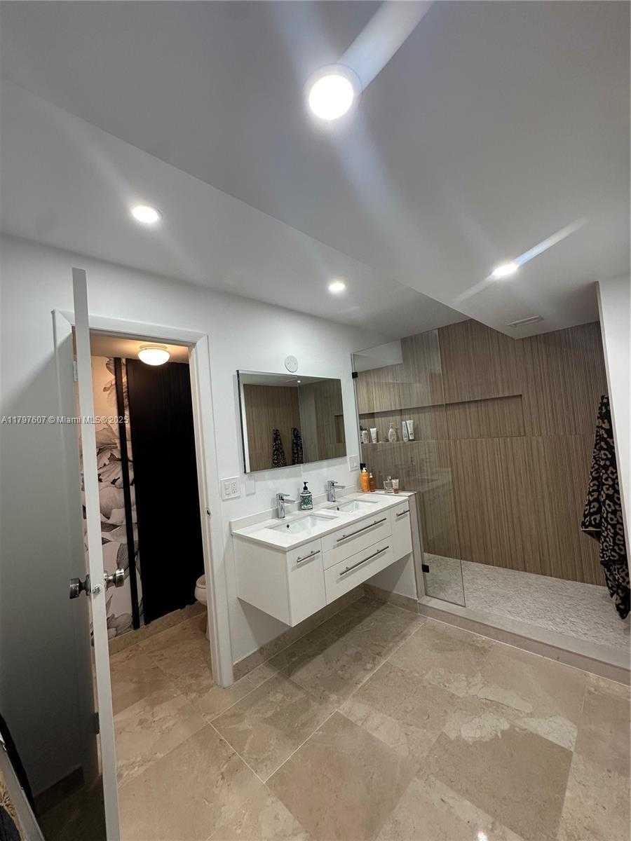 Small Image of 1500 SOUTH OCEAN DR #2E, Hollywood Number 20