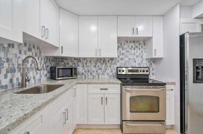 Small Image of 1500 SOUTH OCEAN DR #2E, Hollywood Number 8