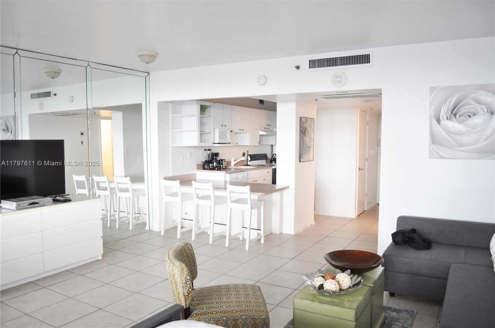 Small Image of 100 LINCOLN RD #1220, Miami Beach Number 2