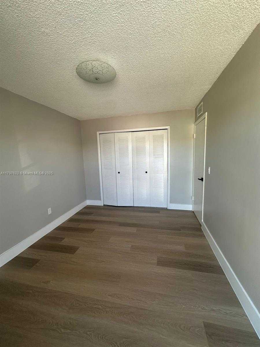 Small Image of 1051 SOUTH WEST 1ST ST #303, Miami Number 12