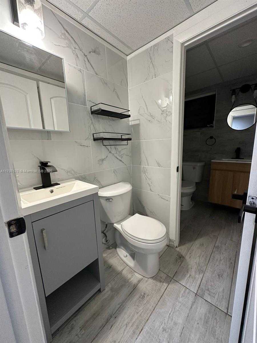Small Image of 1051 SOUTH WEST 1ST ST #303, Miami Number 15