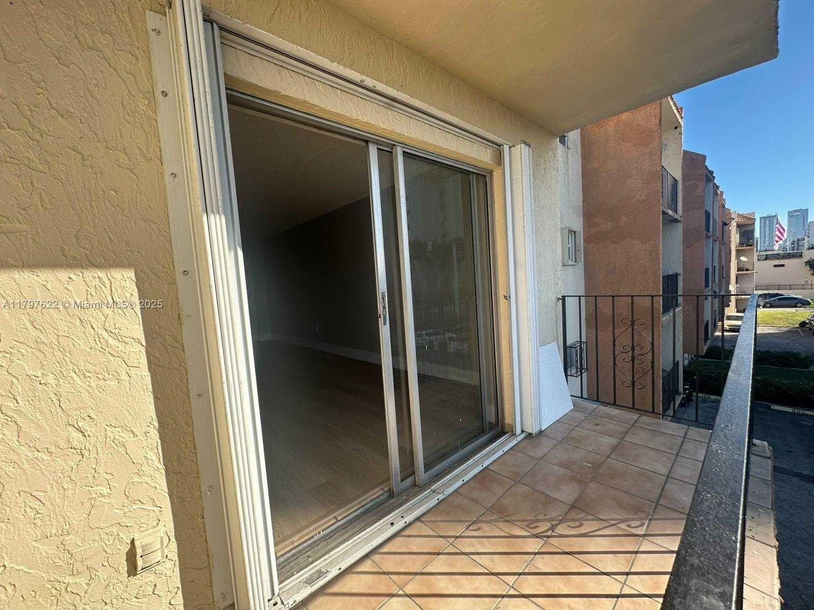 Small Image of 1051 SOUTH WEST 1ST ST #303, Miami Number 16