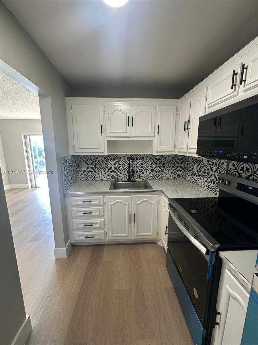 Small Image of 1051 SOUTH WEST 1ST ST #303, Miami Number 6