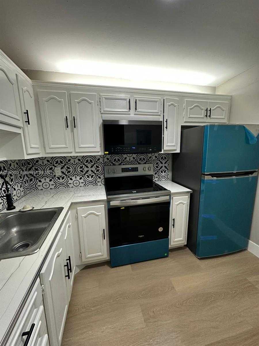 Small Image of 1051 SOUTH WEST 1ST ST #303, Miami Number 7