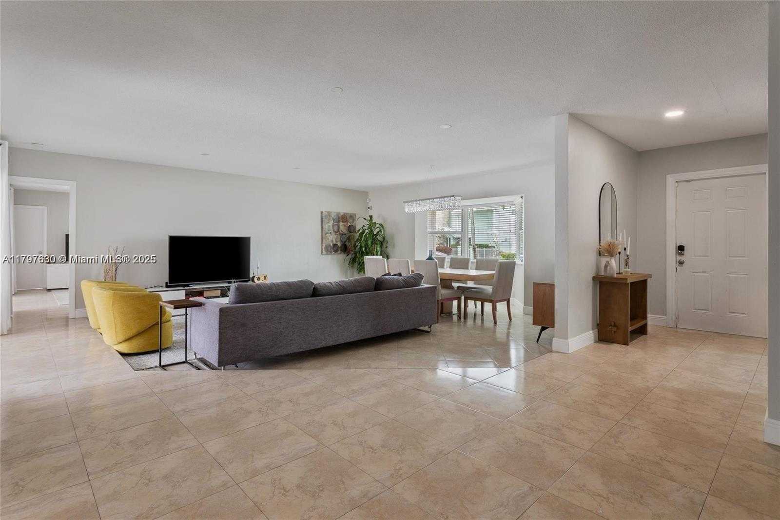 Small Image of 608 1ST KEY DR, Fort Lauderdale Number 16
