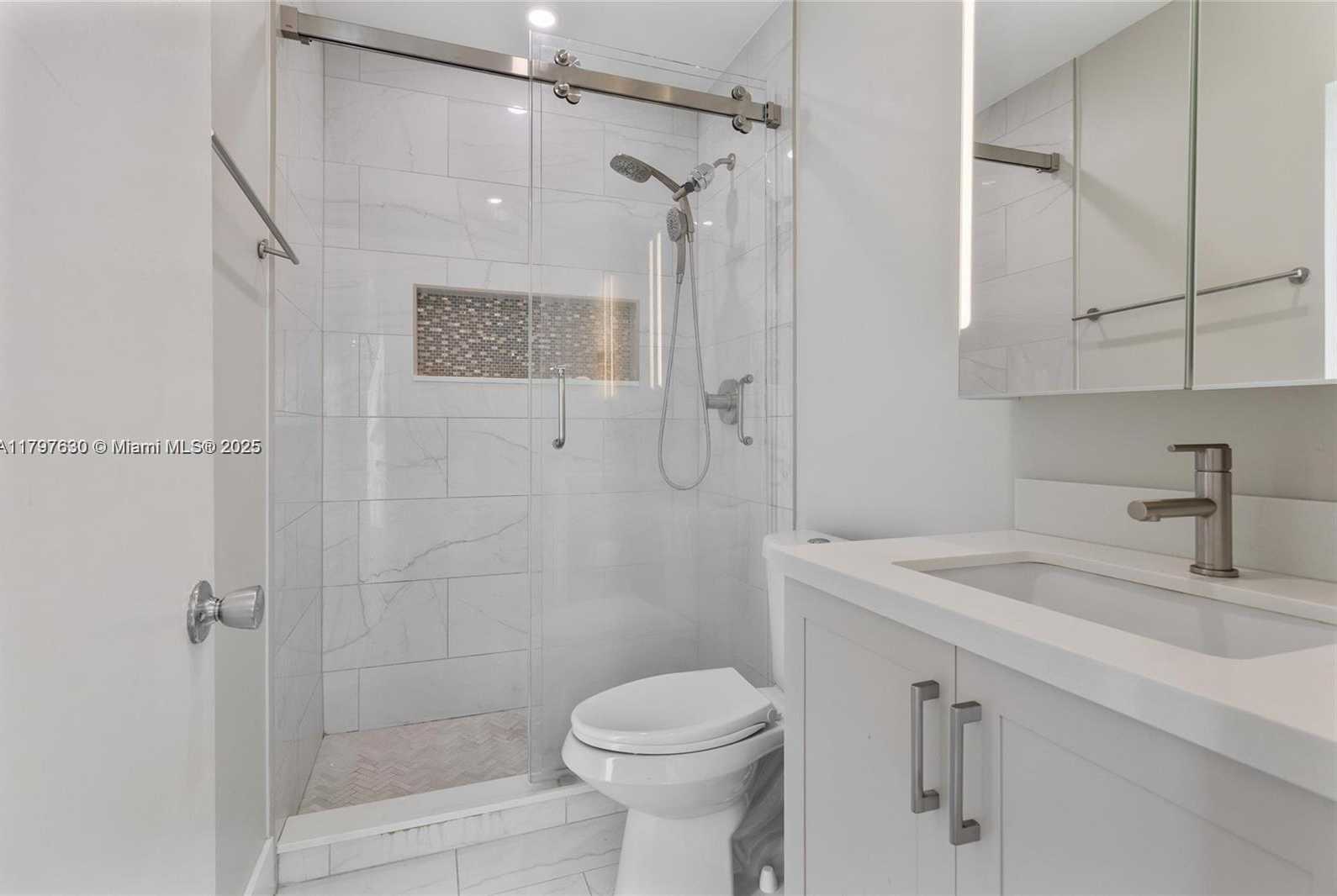 Small Image of 608 1ST KEY DR, Fort Lauderdale Number 23