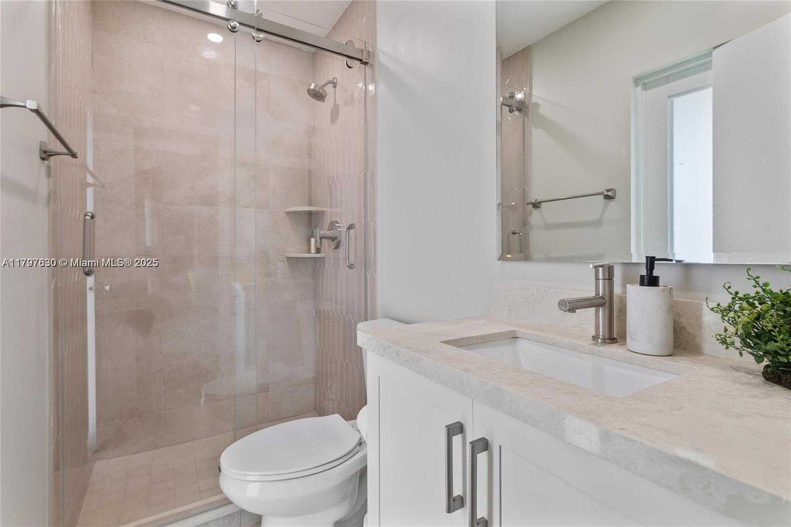 Small Image of 608 1ST KEY DR, Fort Lauderdale Number 26