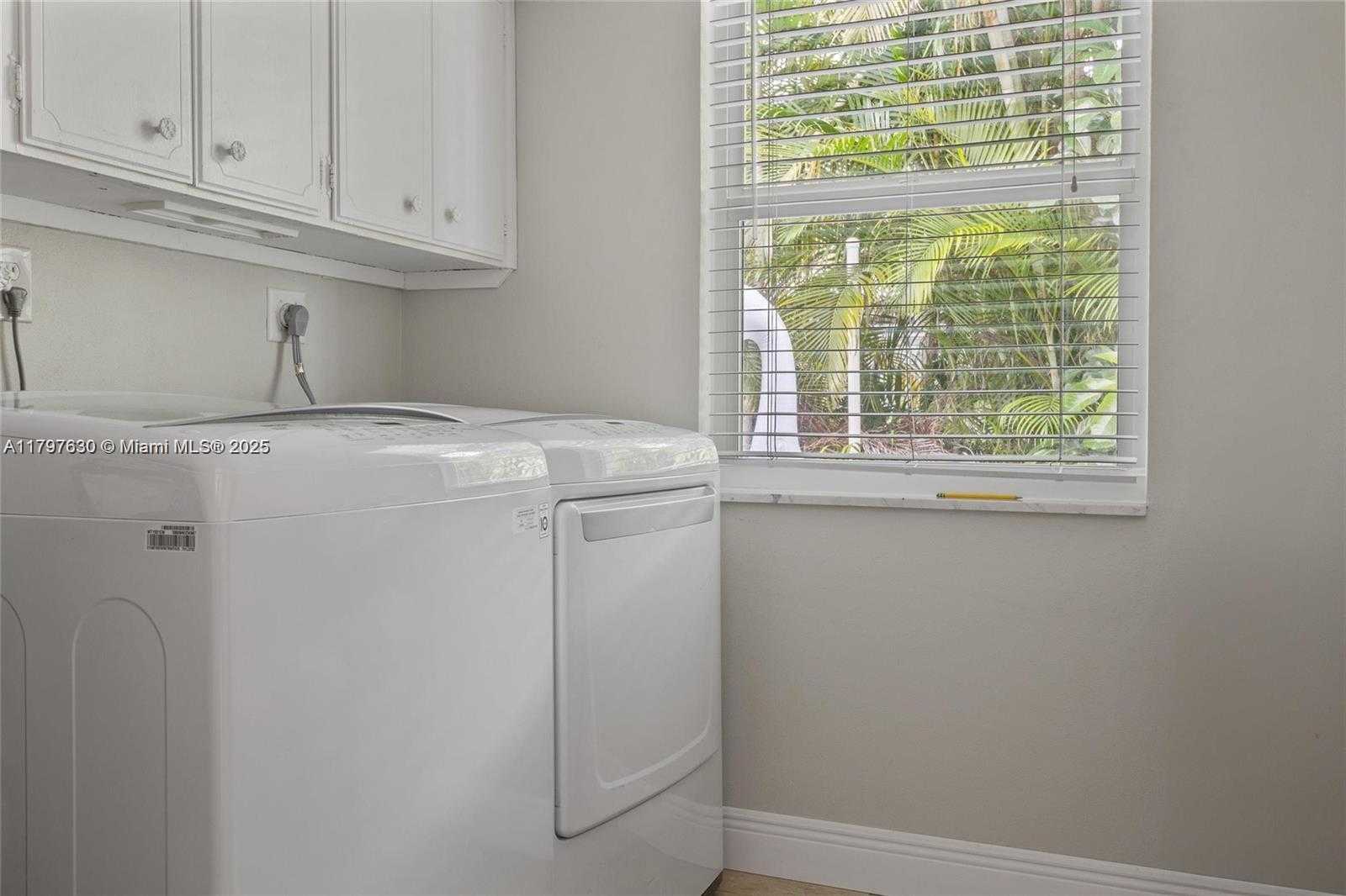 Small Image of 608 1ST KEY DR, Fort Lauderdale Number 27