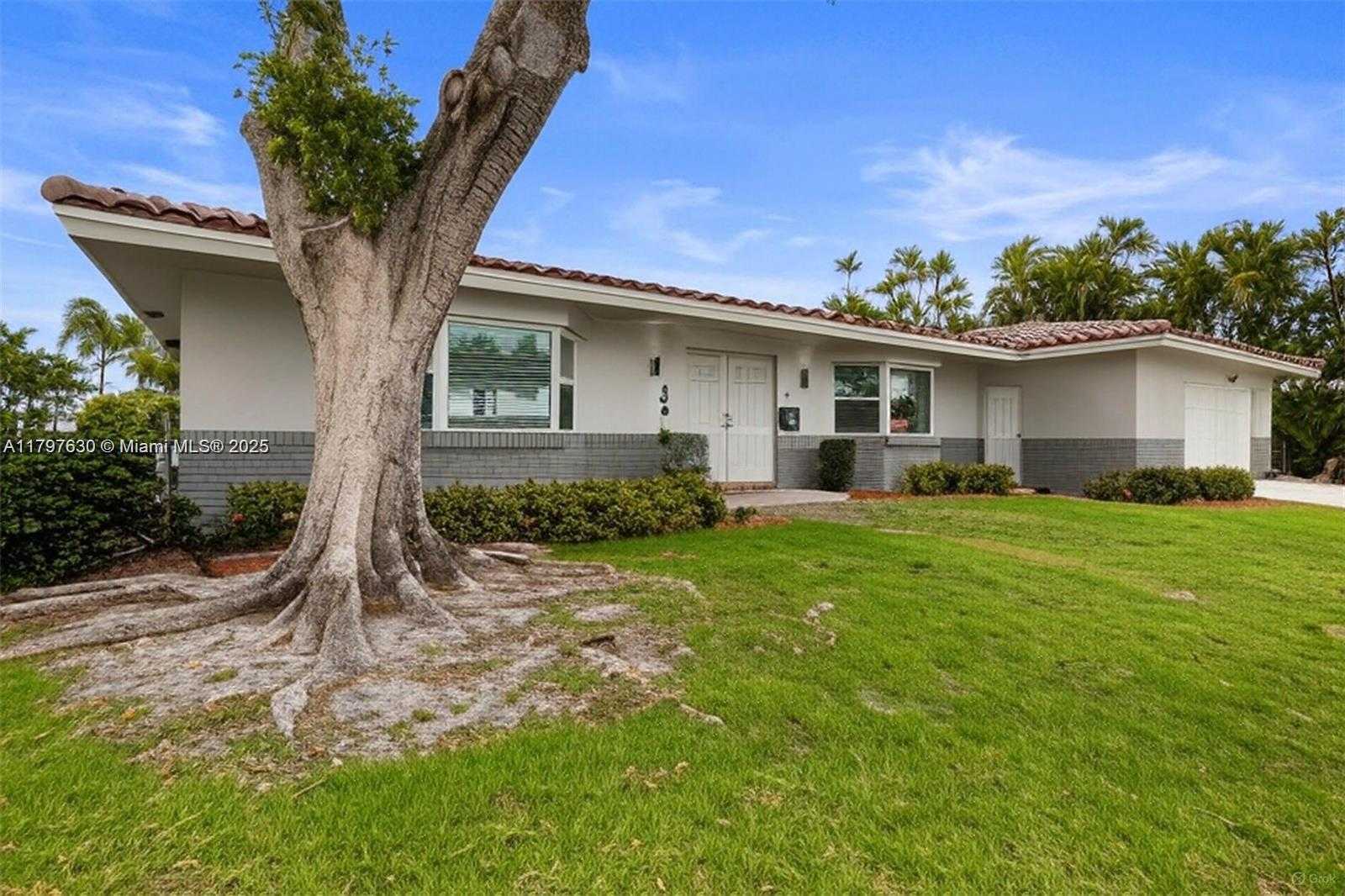 Small Image of 608 1ST KEY DR, Fort Lauderdale Number 3