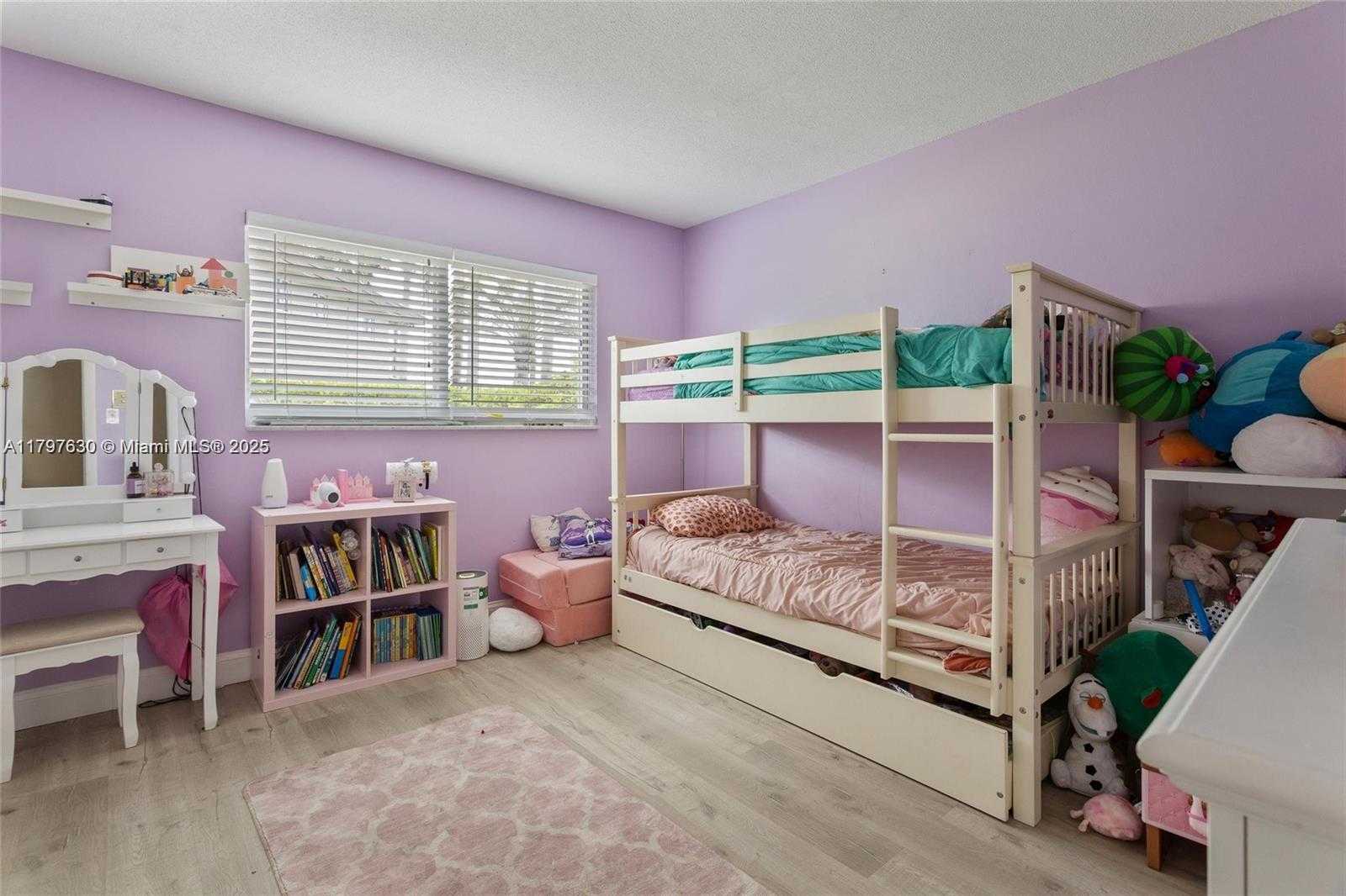 Small Image of 608 1ST KEY DR, Fort Lauderdale Number 33