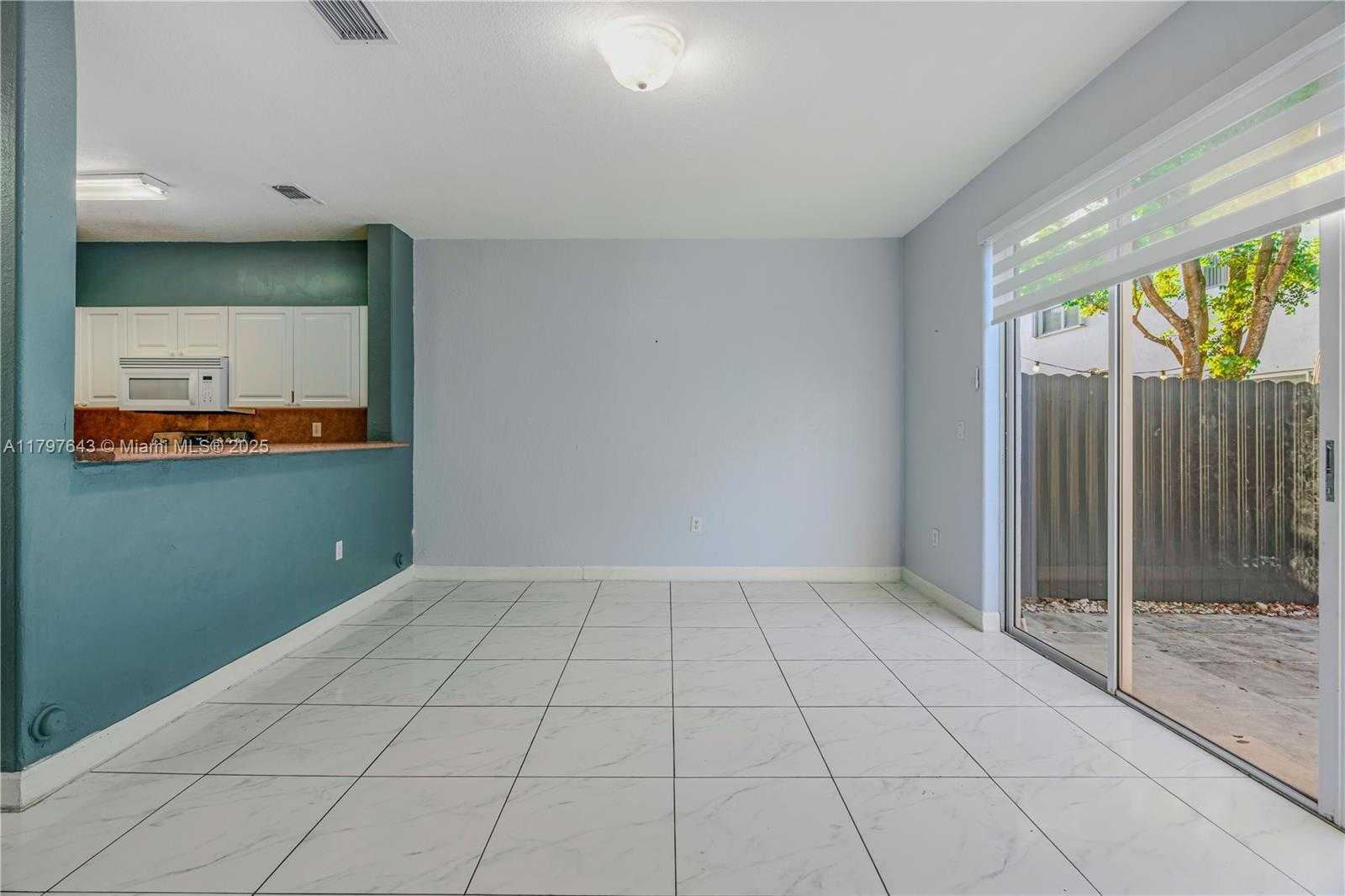 Small Image of 5460 NORTH WEST 107TH AVE #111, Doral Number 12