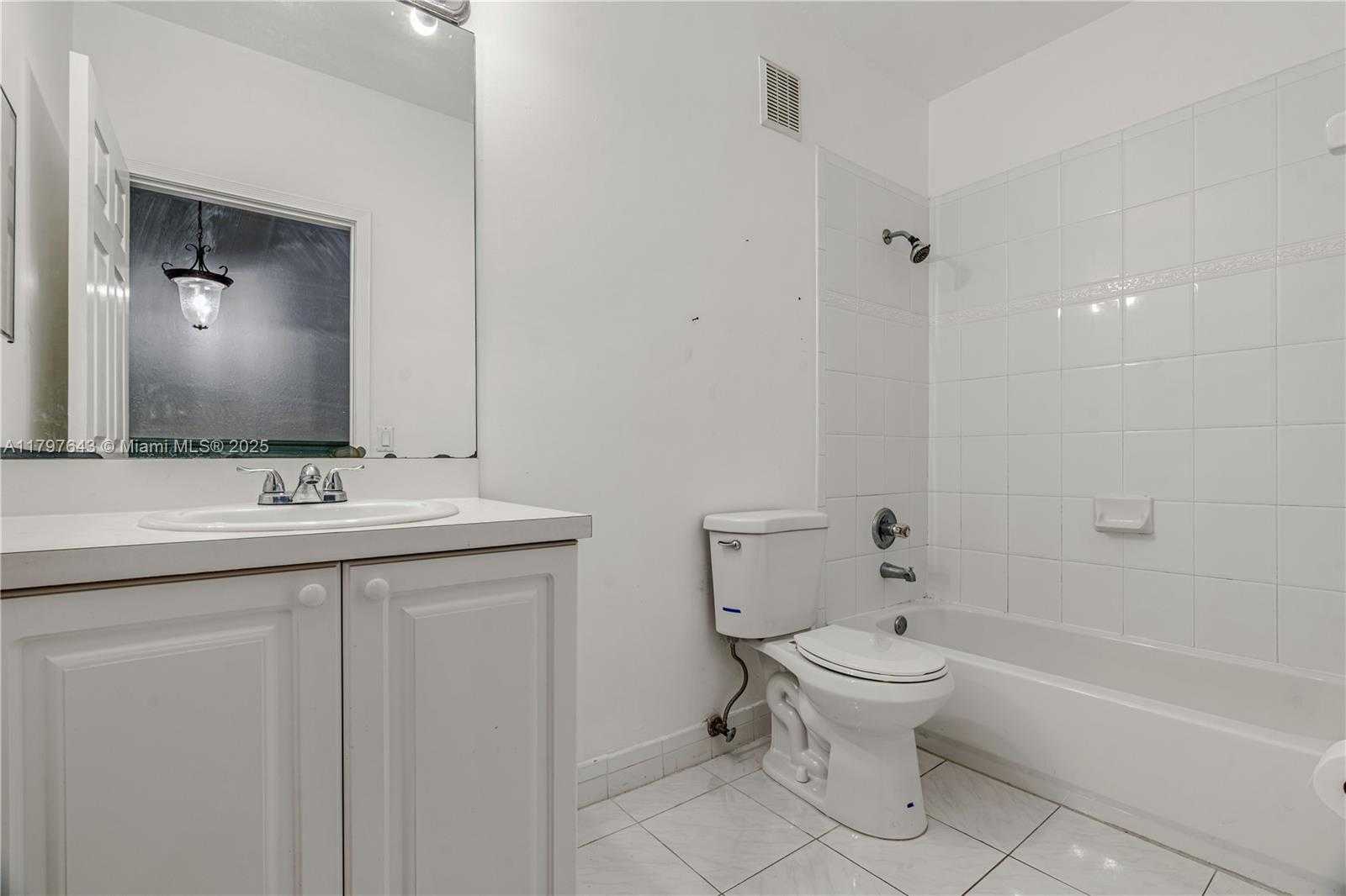 Small Image of 5460 NORTH WEST 107TH AVE #111, Doral Number 21