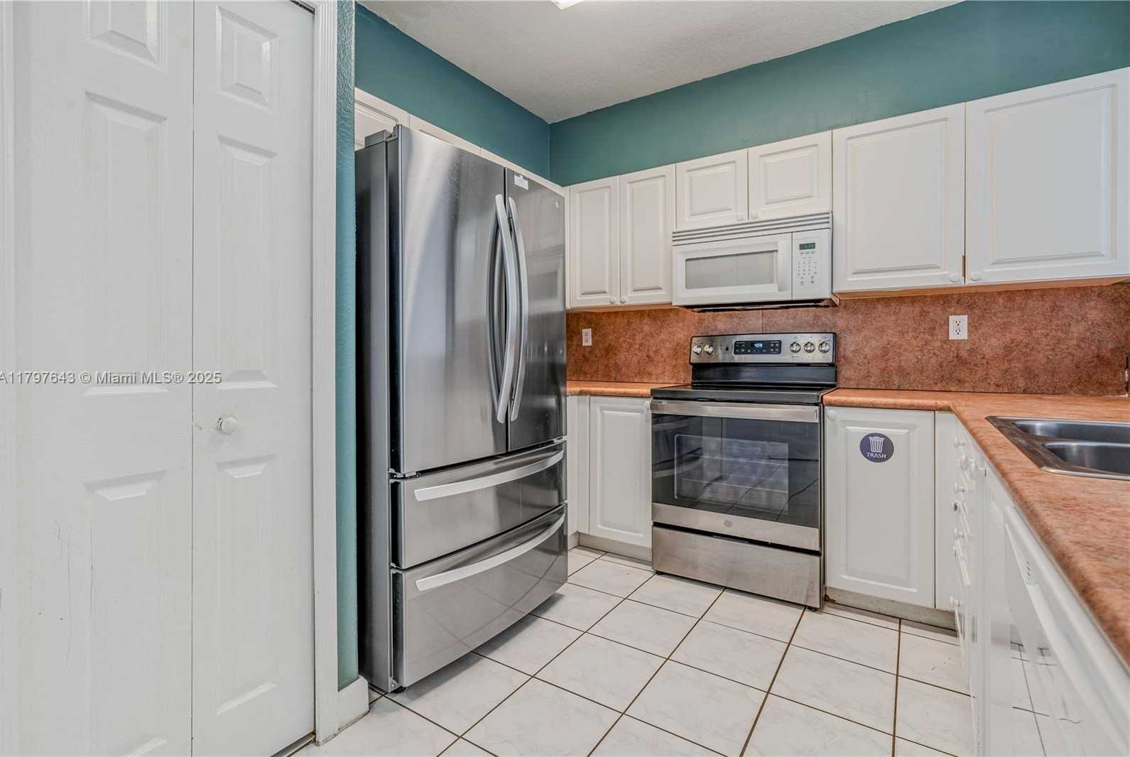 Small Image of 5460 NORTH WEST 107TH AVE #111, Doral Number 9