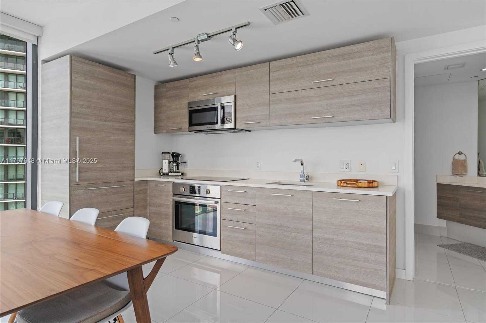Small Image of 650 NORTH EAST 32ND ST #1808, Miami Number 16