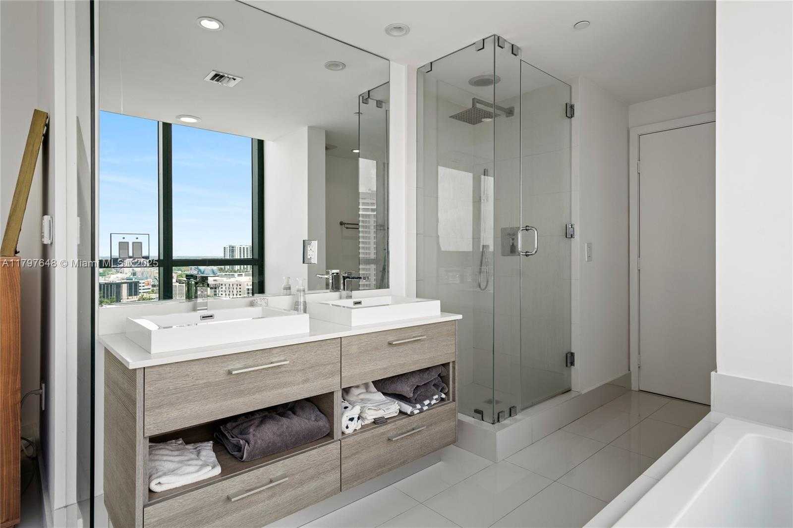 Small Image of 650 NORTH EAST 32ND ST #1808, Miami Number 17