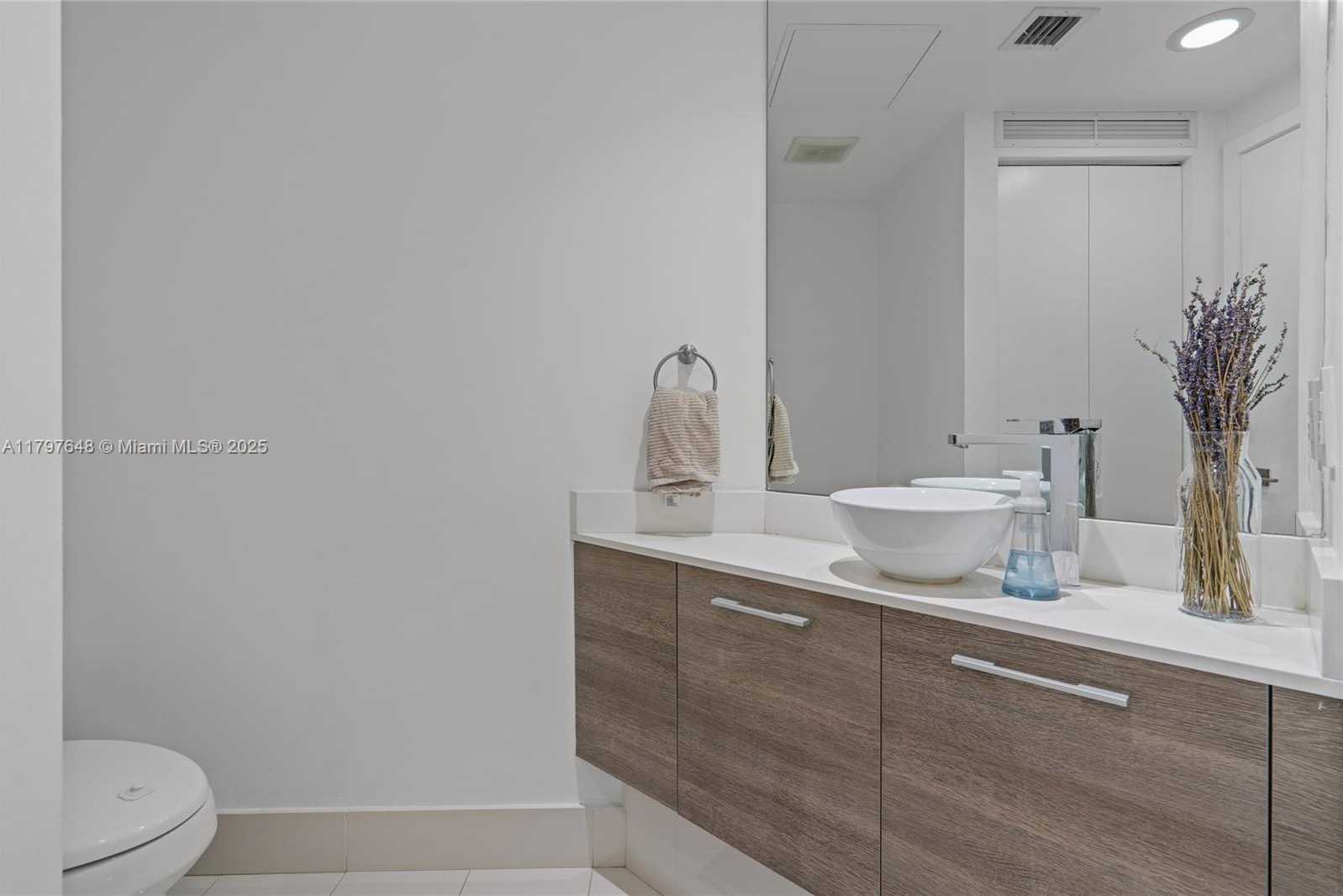 Small Image of 650 NORTH EAST 32ND ST #1808, Miami Number 24