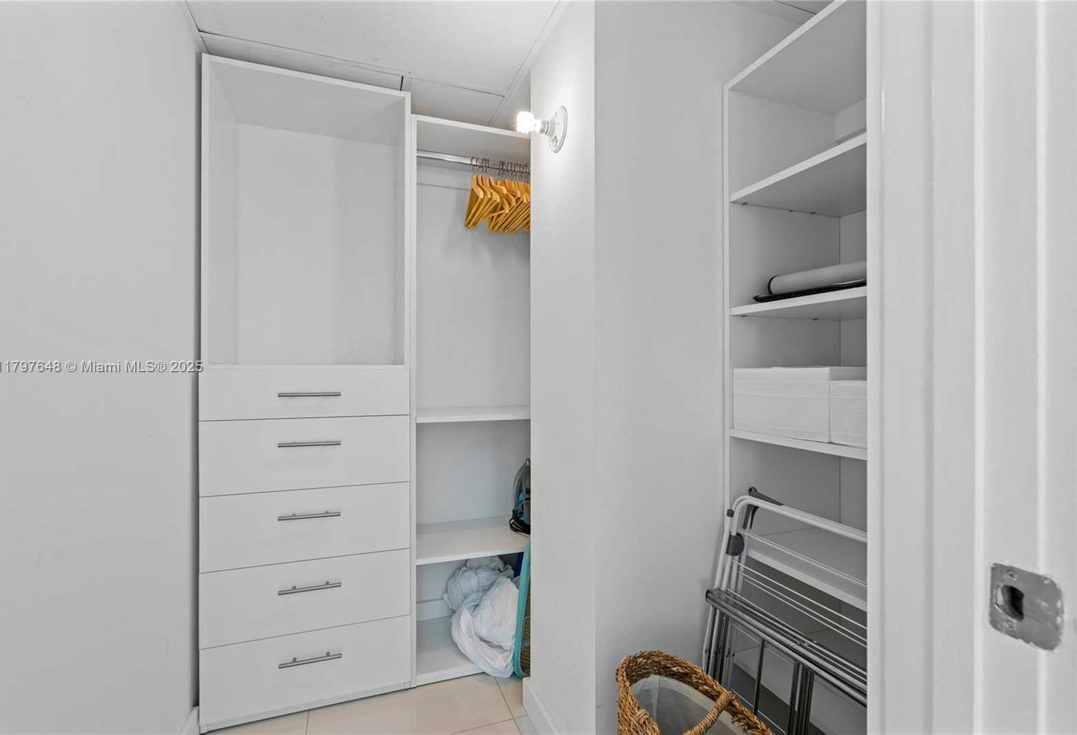 Small Image of 650 NORTH EAST 32ND ST #1808, Miami Number 31