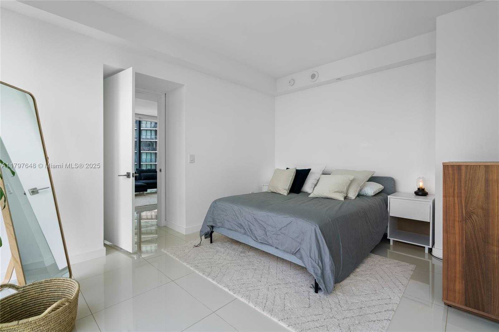 Small Image of 650 NORTH EAST 32ND ST #1808, Miami Number 34