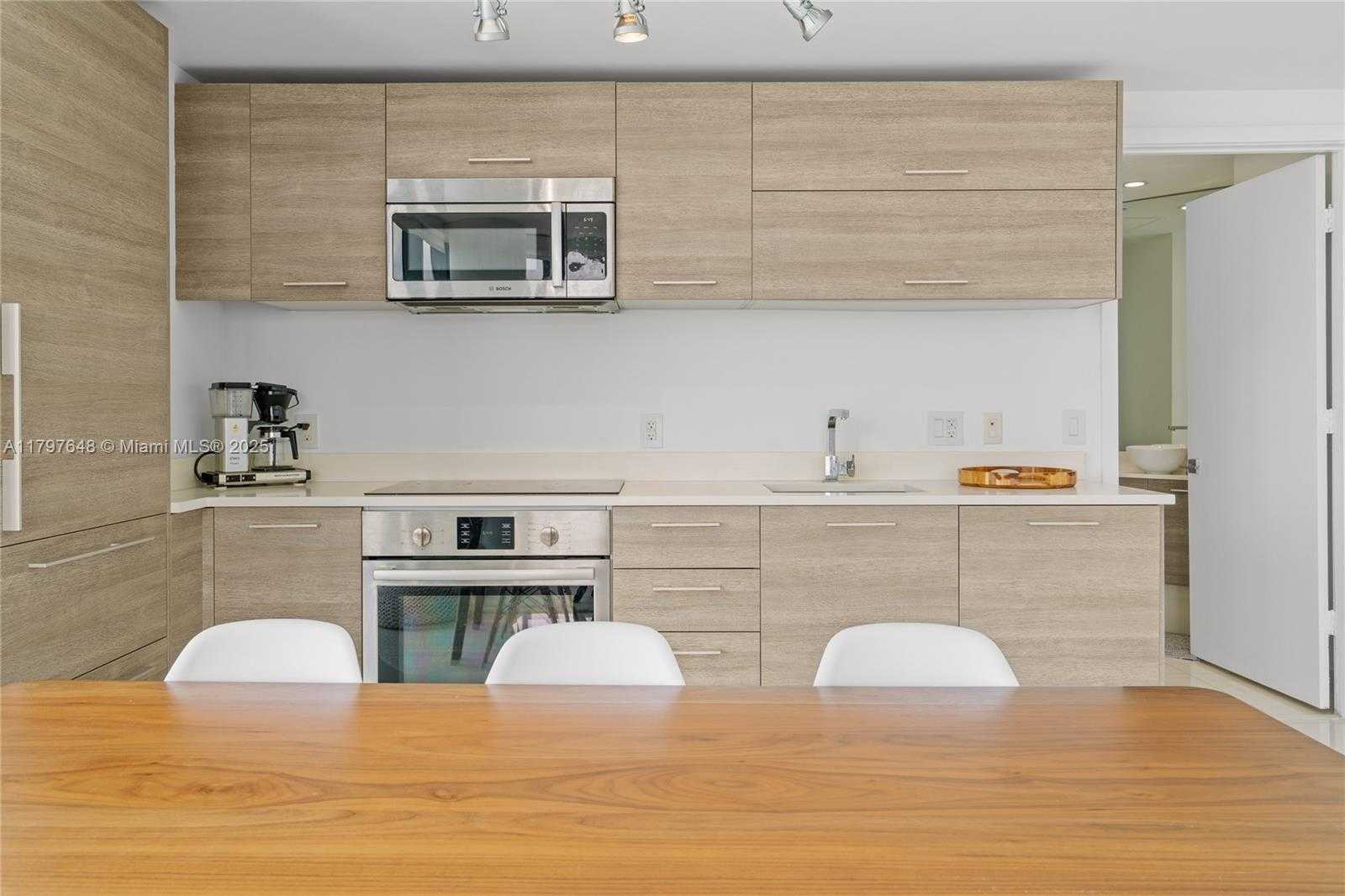 Small Image of 650 NORTH EAST 32ND ST #1808, Miami Number 4