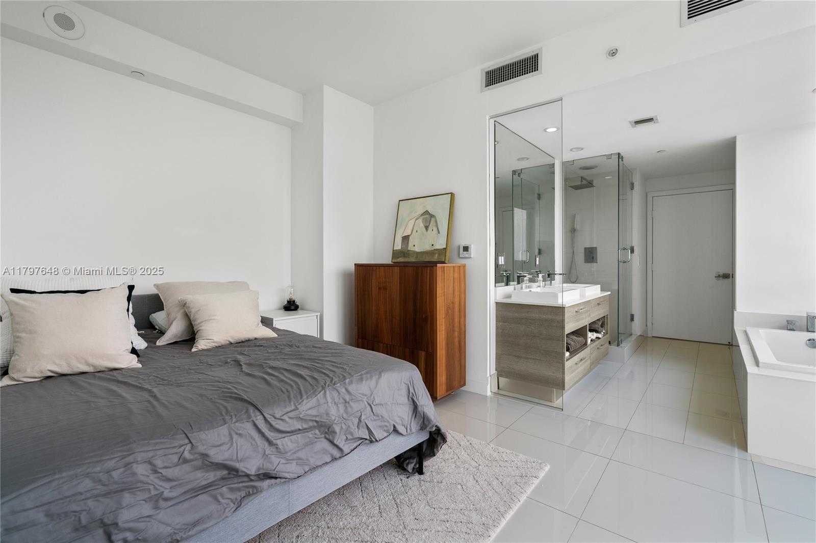 Small Image of 650 NORTH EAST 32ND ST #1808, Miami Number 9