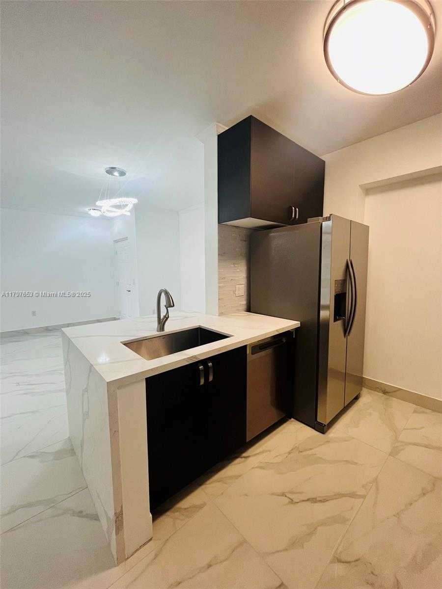 Small Image of 17150 NORTH BAY RD #2115, Sunny Isles Beach Number 16