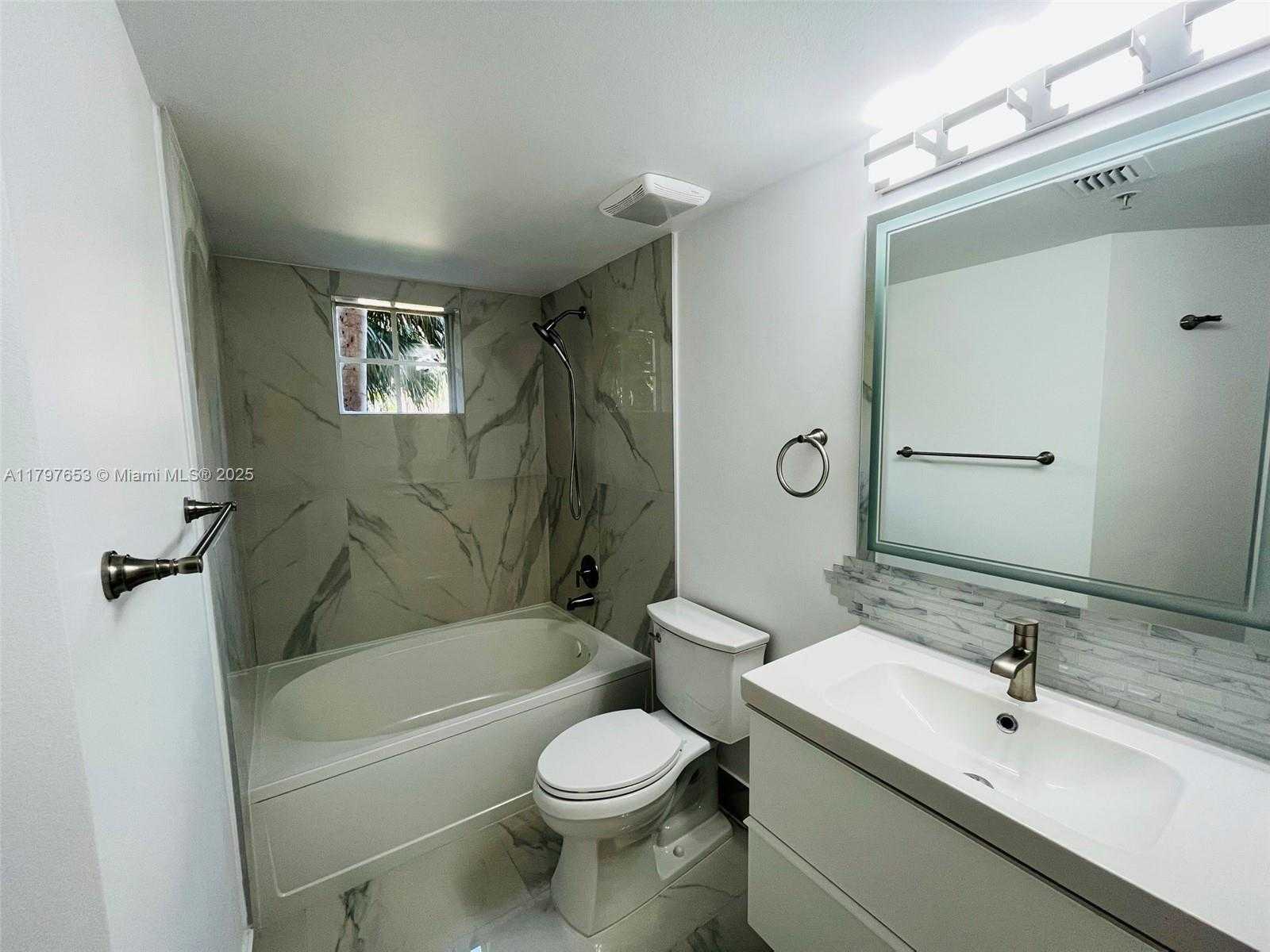 Small Image of 17150 NORTH BAY RD #2115, Sunny Isles Beach Number 24