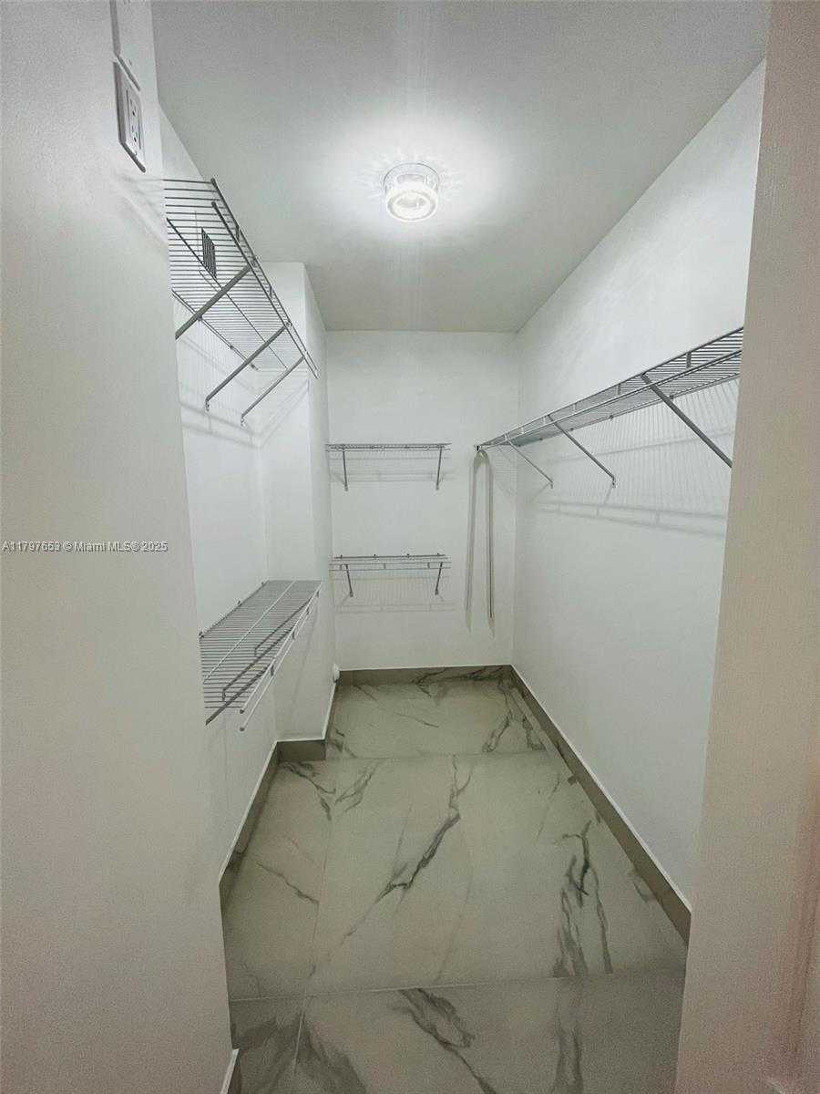 Small Image of 17150 NORTH BAY RD #2115, Sunny Isles Beach Number 28