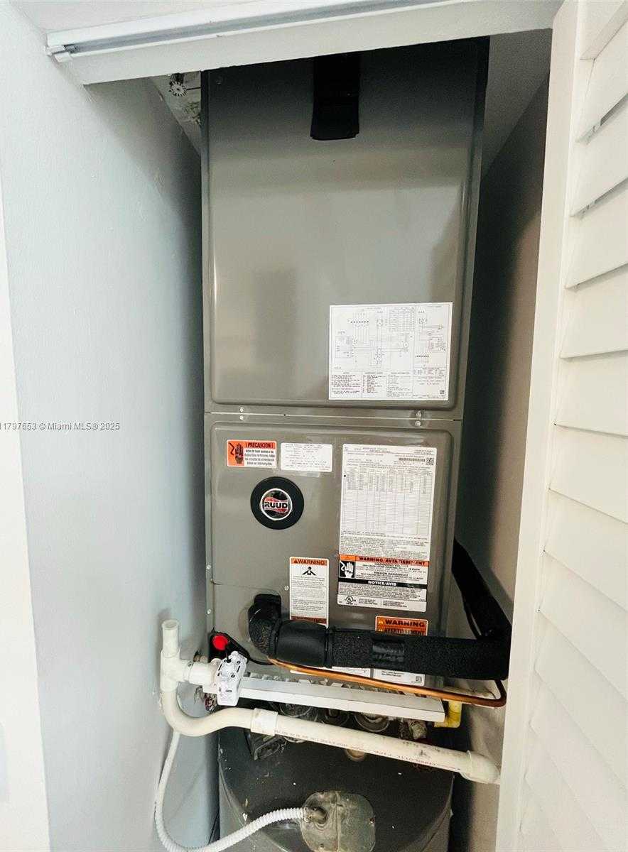 Small Image of 17150 NORTH BAY RD #2115, Sunny Isles Beach Number 29