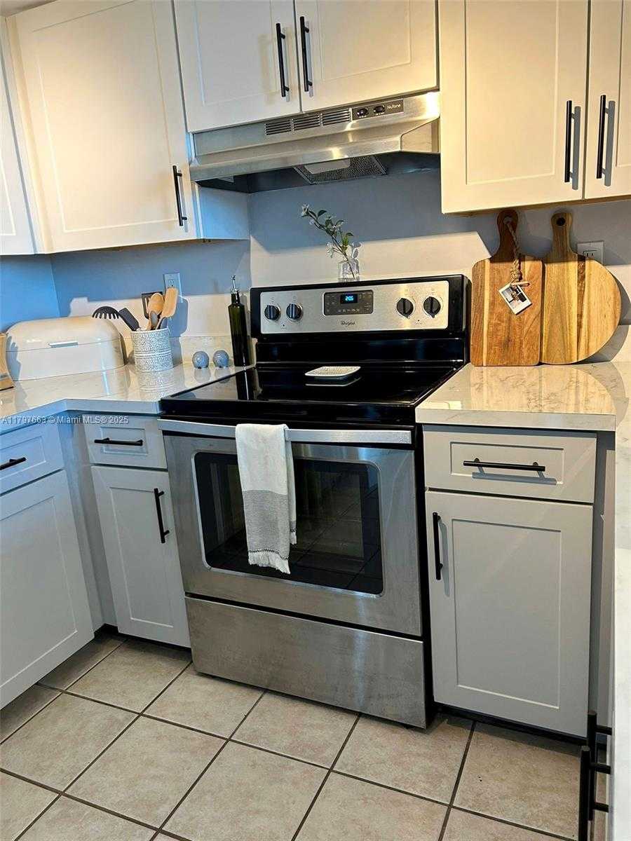 Small Image of 3000 CORAL WAY #407, Miami Number 10