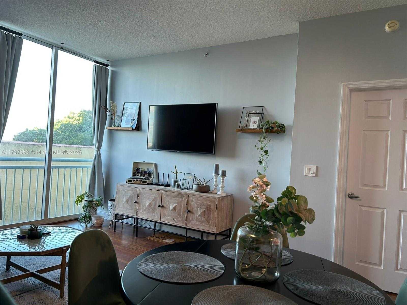 Small Image of 3000 CORAL WAY #407, Miami Number 16
